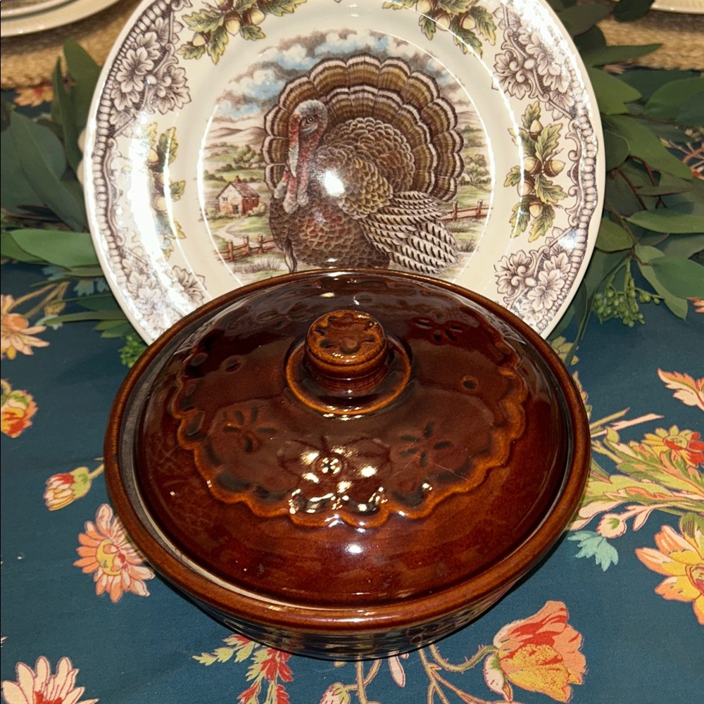 Marcrest Vintage old fashioned stoneware Dutch Oven Daisy and Dot pattern - Picture 5 of 12